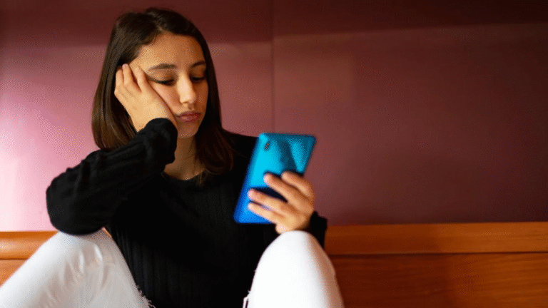 The #1 Double Texting Mistake That Kills Attraction