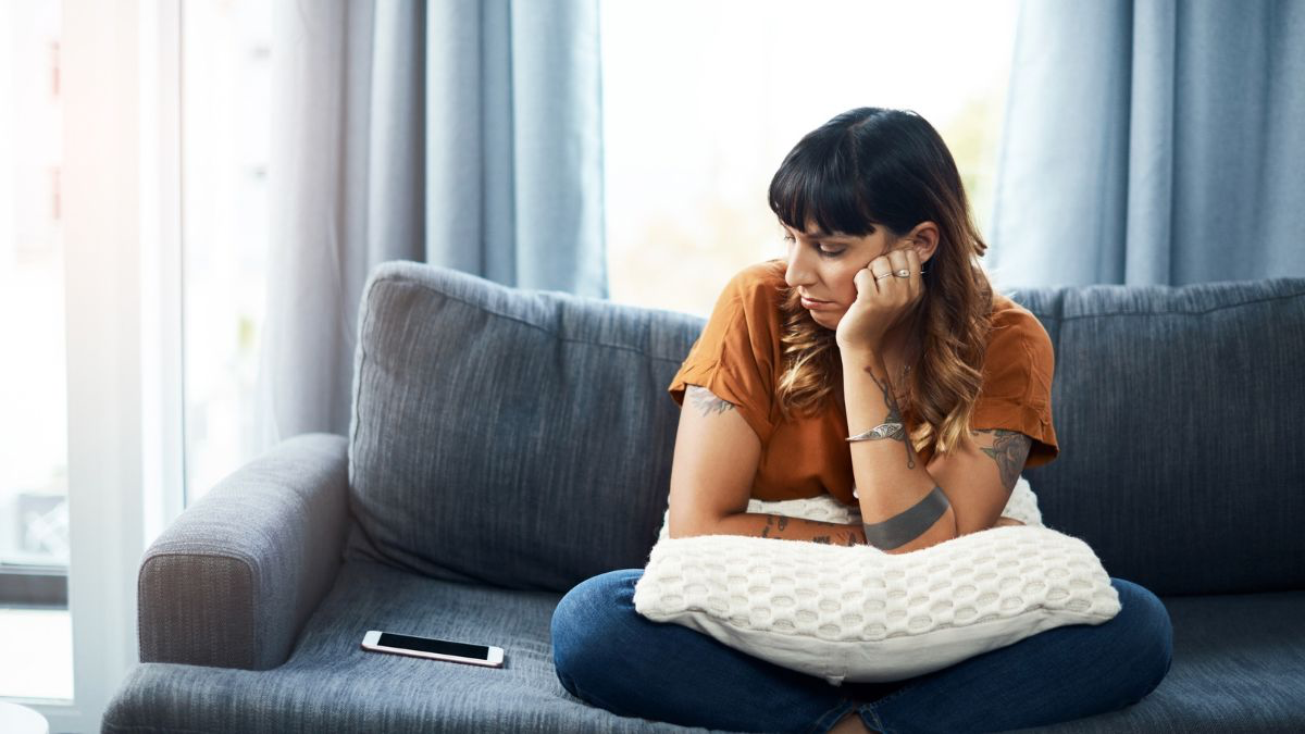 He Watches My Stories, But Not Textin? Here's Why