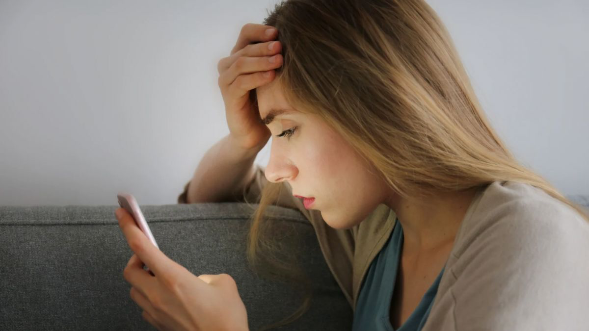 What to Text to Make Him Miss You After a Breakup